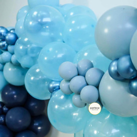 gece-mavisi-super-seffaf-ve-retro-balon-zinciri-mavi-konsepti partince