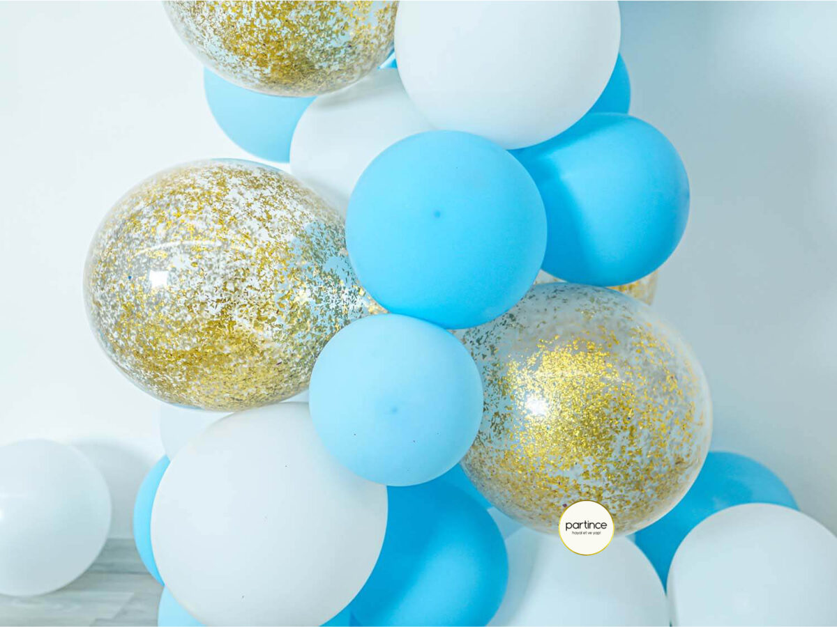 Mavi ve düzensiz konfeti balon zinciri konsept kit