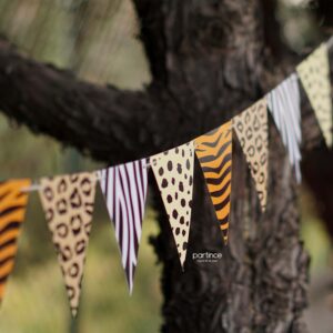 Safari Konsept Üçgen Banner