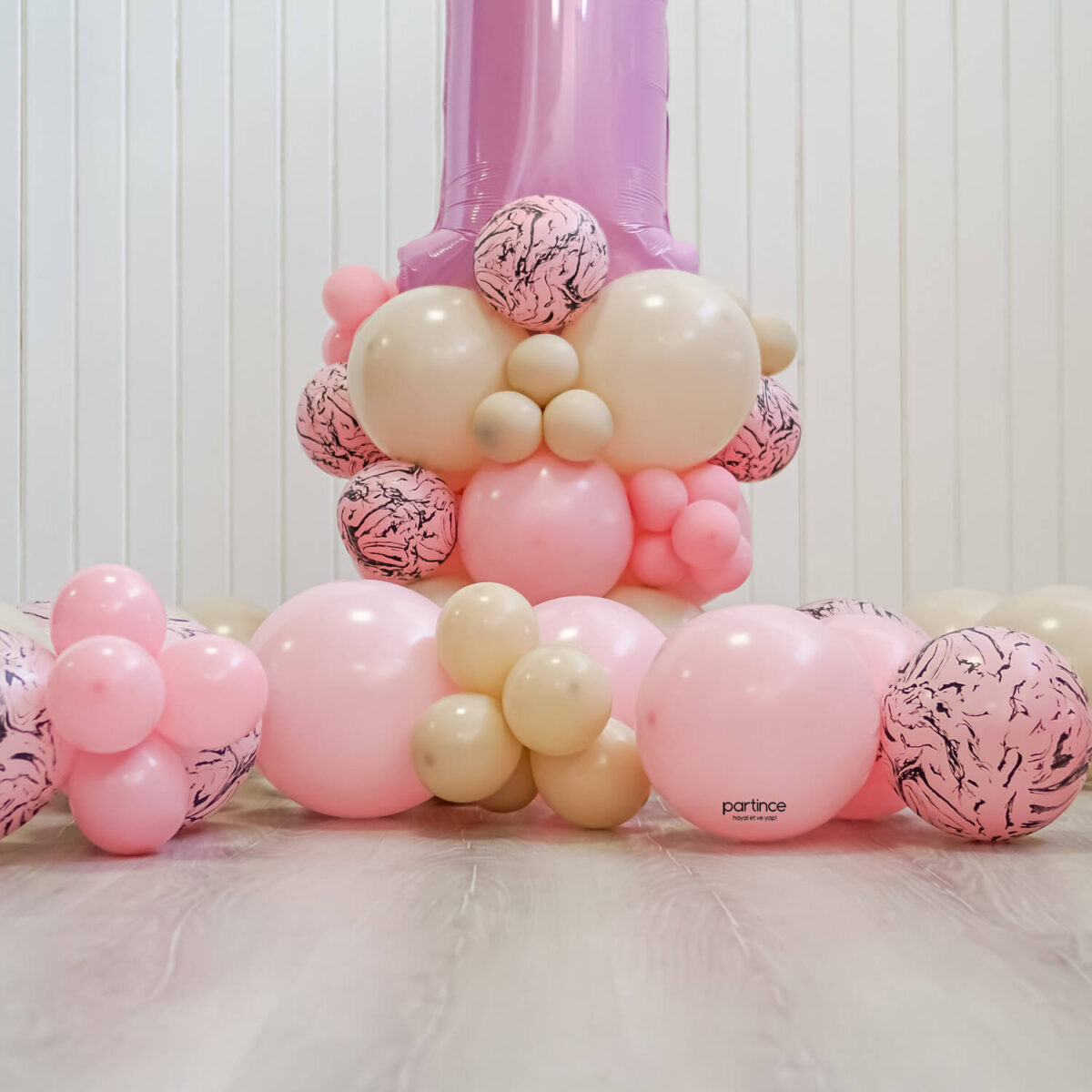 Nebula konsept pastel pembe 1 yaş doğum günü balonları seti
