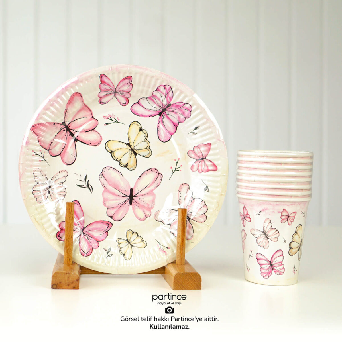 Pembe Kelebek Tema Tabak Bardak Set 8'li